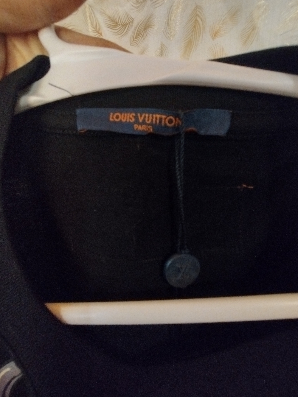 Louis Vuitton Black Graphic Logo T-Shirt - Picture 7 of 9